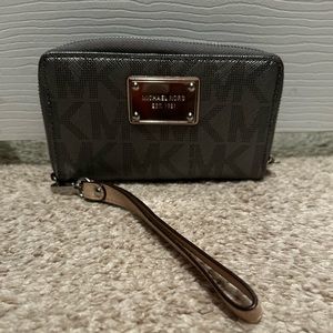 Silver Wristlet MK